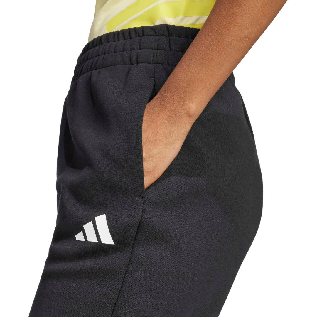 Future Icons Small Logo Pants