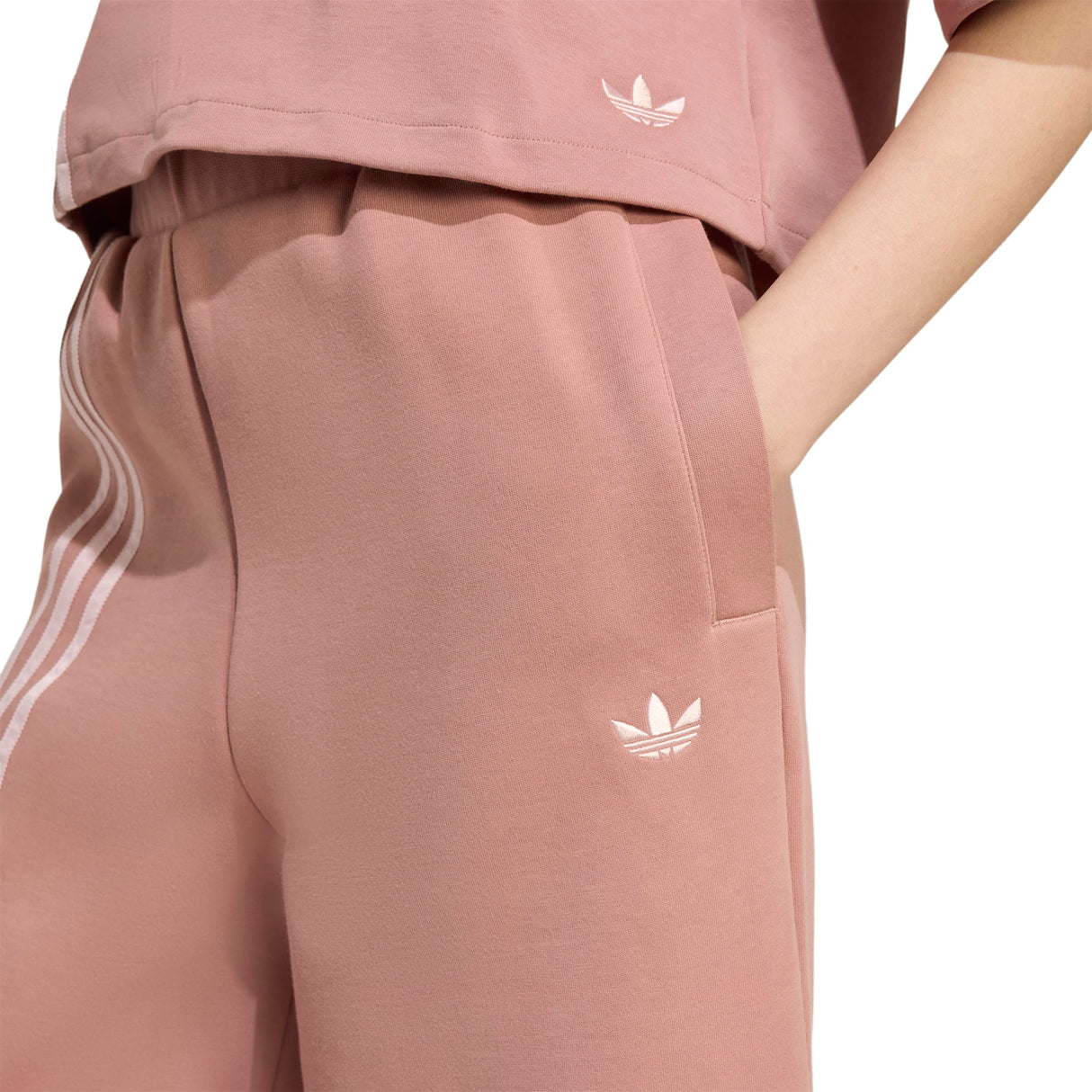 Off Placed 3-Stripes Wide Pant