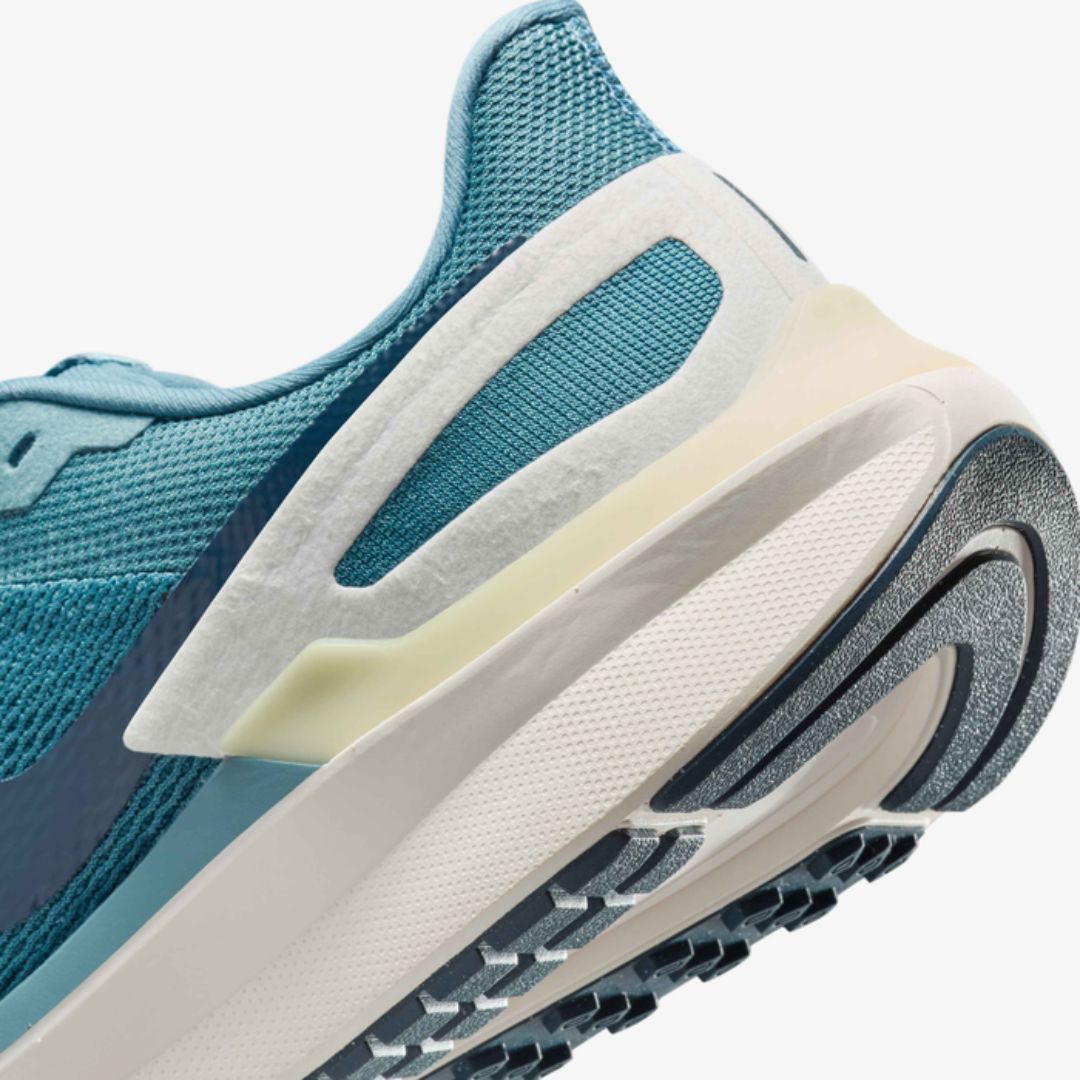 Structure 25 Road Running Shoes