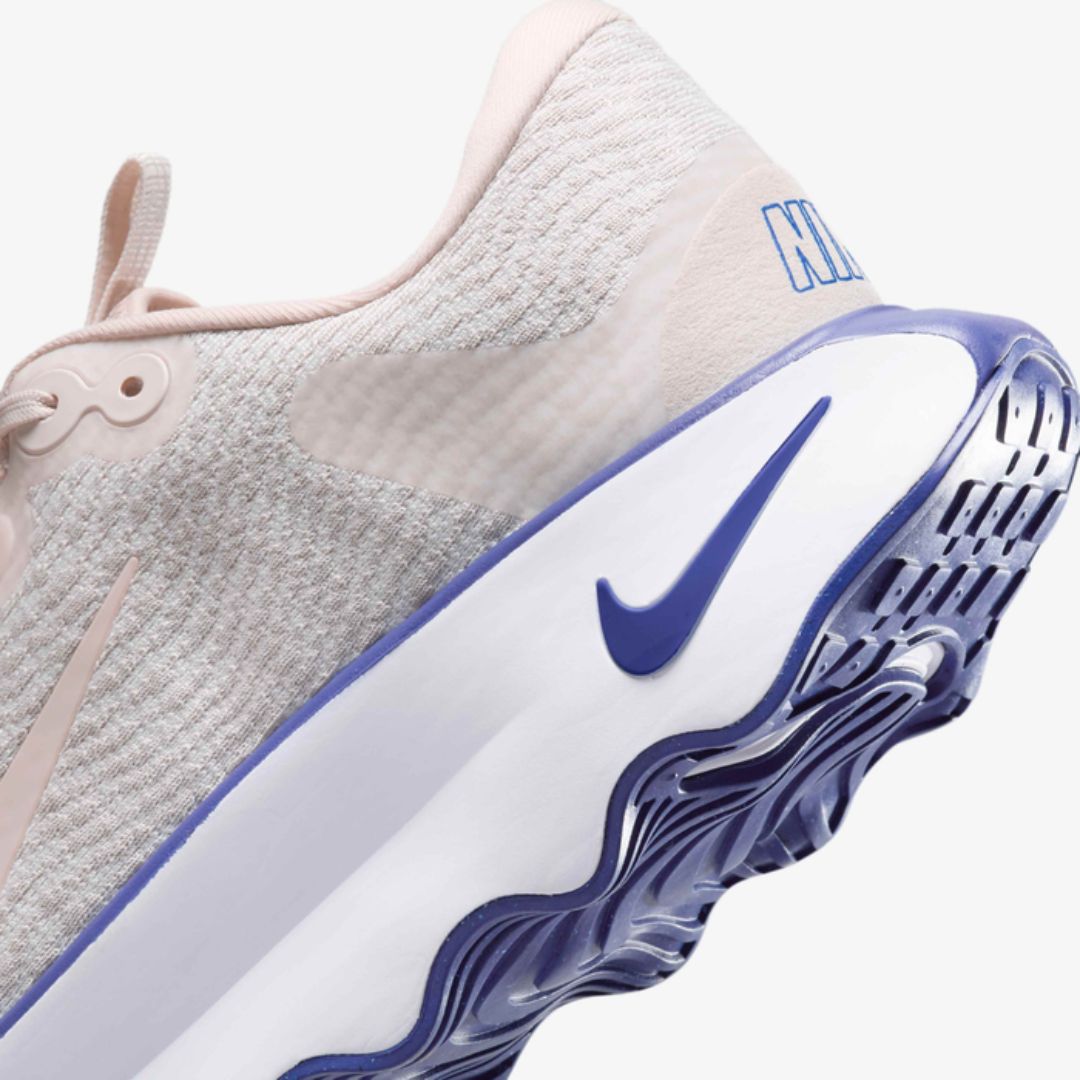 Motiva Walking Shoes