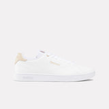 تنظيف ملعب ريبوك