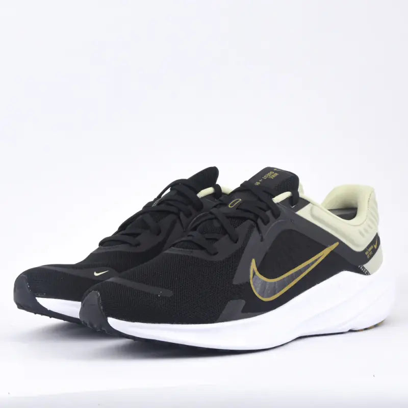 نايكي كويست 5