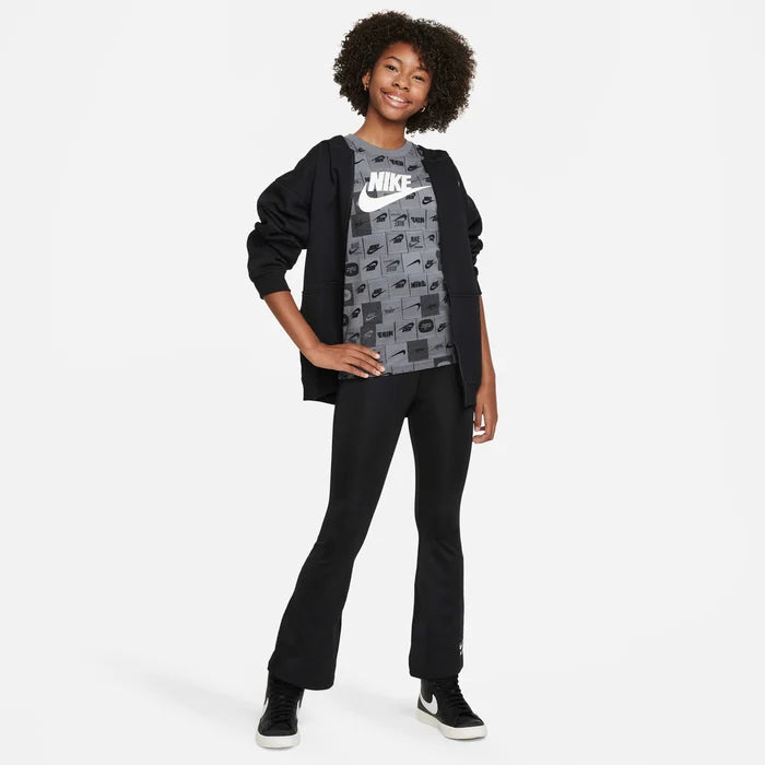 Nike Sportswear Older Kids' T-Shirt