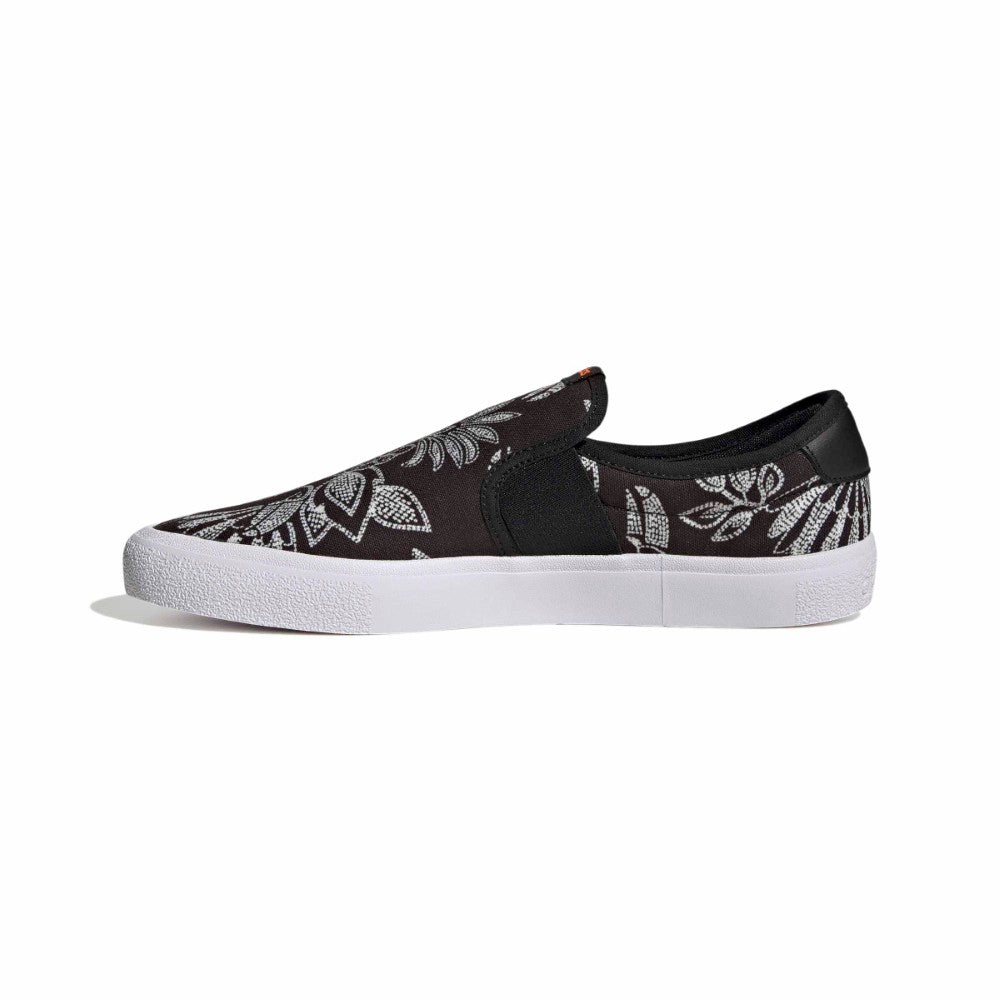 Vulc Raid3R Lifestyle Skateboarding Slip-On Canvas Graphic Print Shoes
