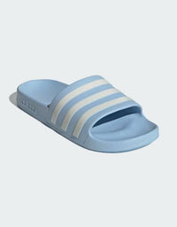 ADILETTE AQUA
