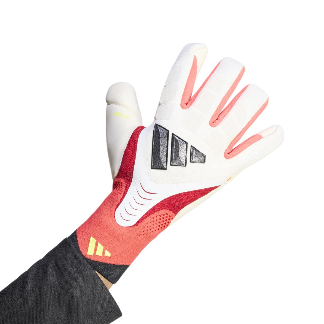 PREDATOR GOALKEEPER GLOVE PRO