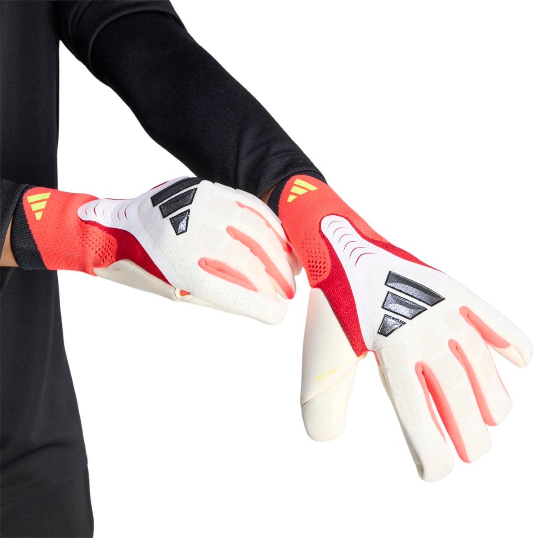 PREDATOR GOALKEEPER GLOVE PRO