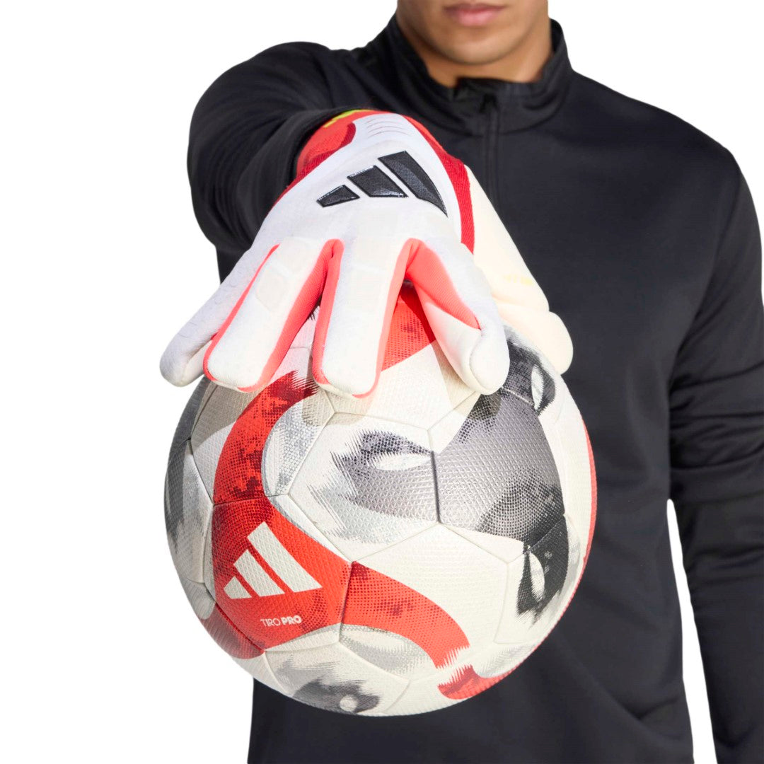 PREDATOR GOALKEEPER GLOVE PRO