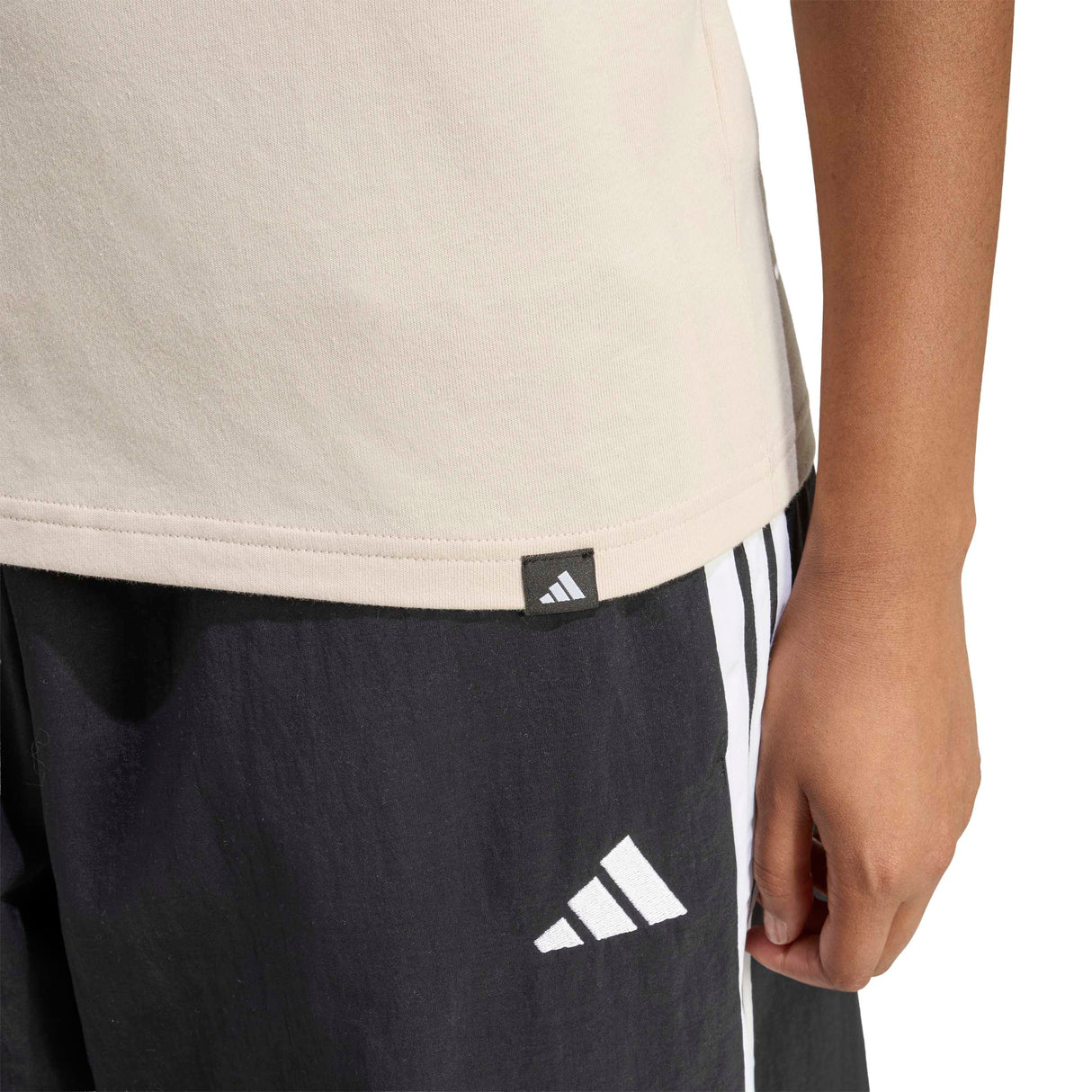 COLLEGIATE GRAPHIC T-SHIRT