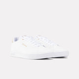 تنظيف ملعب ريبوك