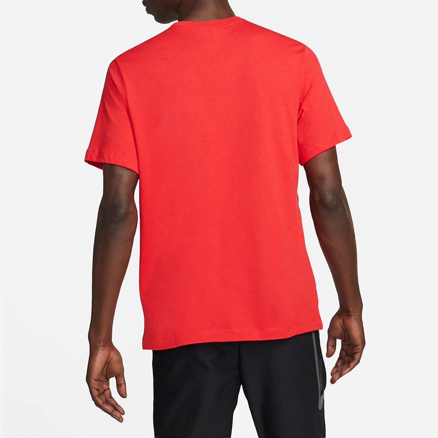 تي شيرت M NK SWSH FTBL SCCR