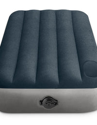 Air mattress with built-in PUMP
